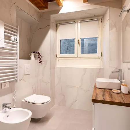 Historic Center & Station - Self Check-in & Remote Access Apartament