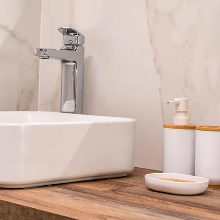 Historic Center & Station - Self Check-in & Remote Access *