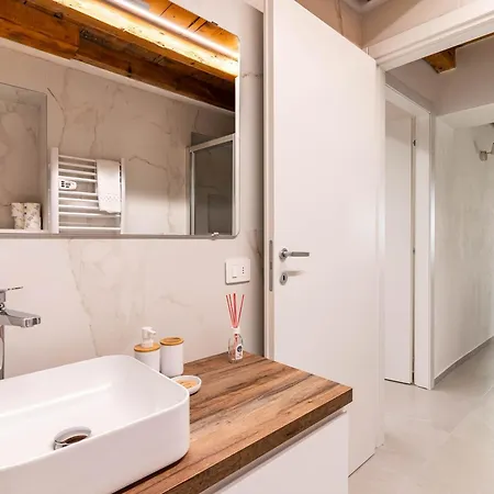 Historic Center & Station - Self Check-in & Remote Access