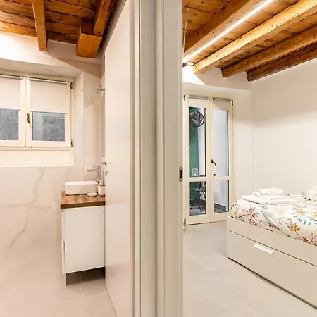 Historic Center & Station - Self Check-in & Remote Access Apartament *