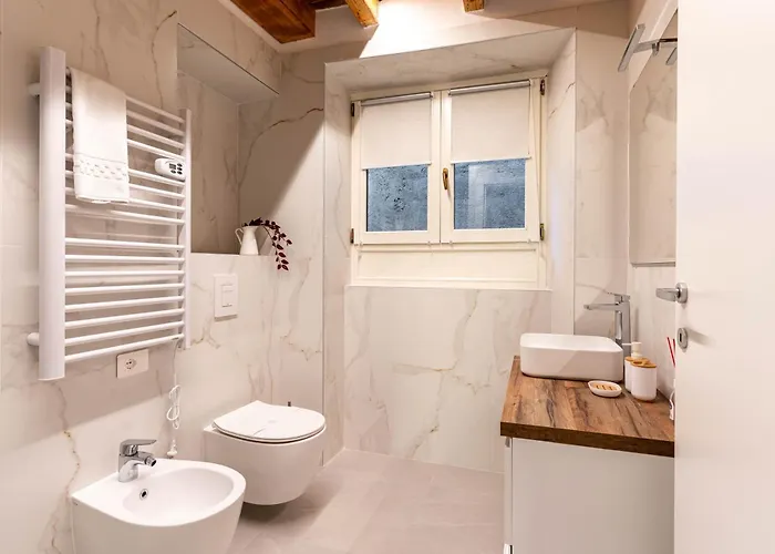 Historic Center & Station - Self Check-in & Remote Access Apartmán