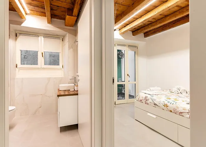 Historic Center & Station - Self Check-in & Remote Access דירה *