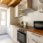 Apartamento Historic Center & Station - Self Check-in & Remote Access Como