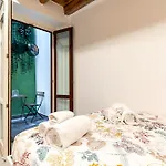 Historic Center & Station - Self Check-in & Remote Access Apartamento