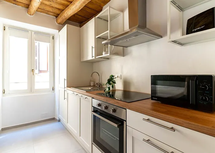 Apartamento Historic Center & Station - Self Check-in & Remote Access Como
